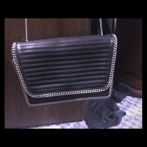 Leather chain handbag